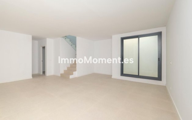 Resale - Villa - Estepona - Atalaya