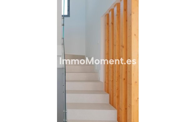 Resale - Villa - Estepona - Atalaya