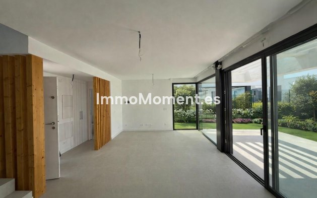 Resale - Villa - Estepona - Atalaya