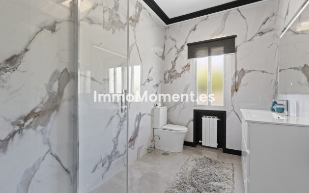 Bestaande woning - Villa - Estepona  - Estepona Centro