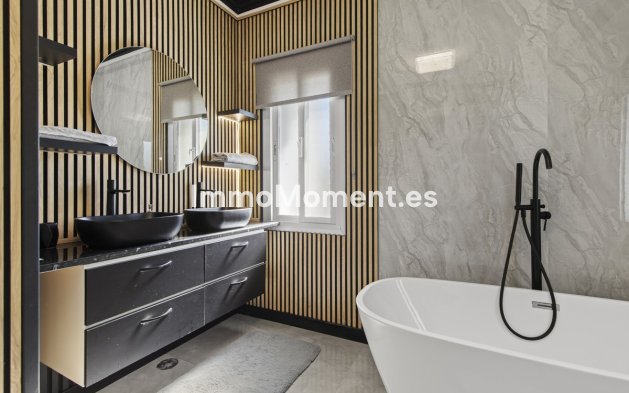 Bestaande woning - Villa - Estepona  - Estepona Centro