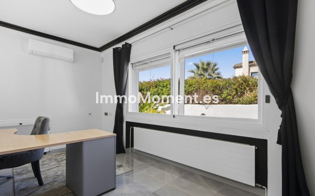 Bestaande woning - Villa - Estepona  - Estepona Centro