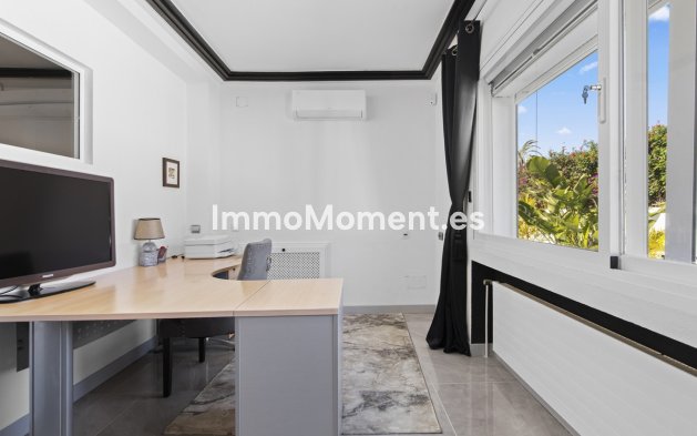 Bestaande woning - Villa - Estepona  - Estepona Centro