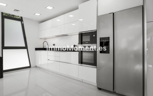 Revente - Villa - Marbella - Nueva Andalucía