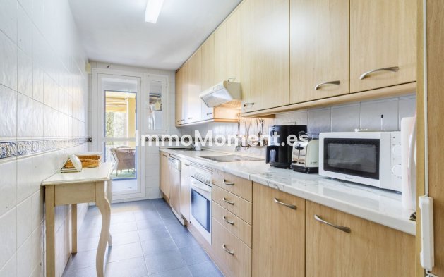 Wiederverkauf - Wohnung - Marbella - Bahía de Marbella