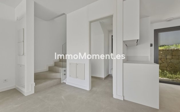 Resale - Villa - Estepona - Atalaya