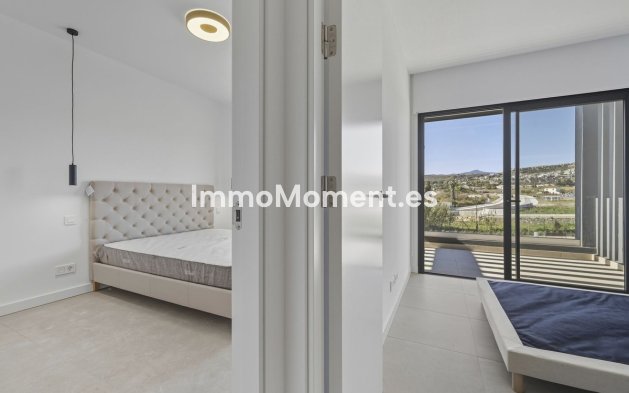 Resale - Villa - Estepona - Atalaya