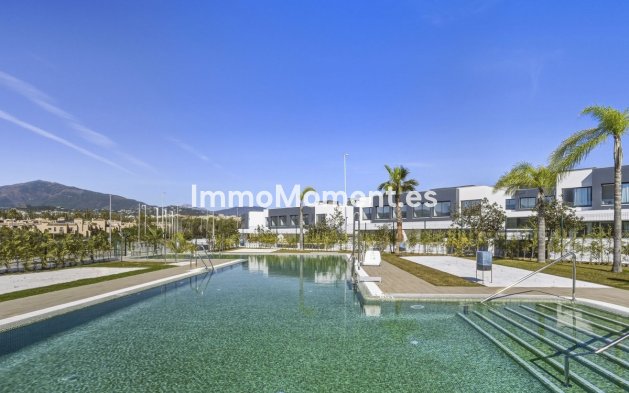 Resale - Villa - Estepona - Atalaya