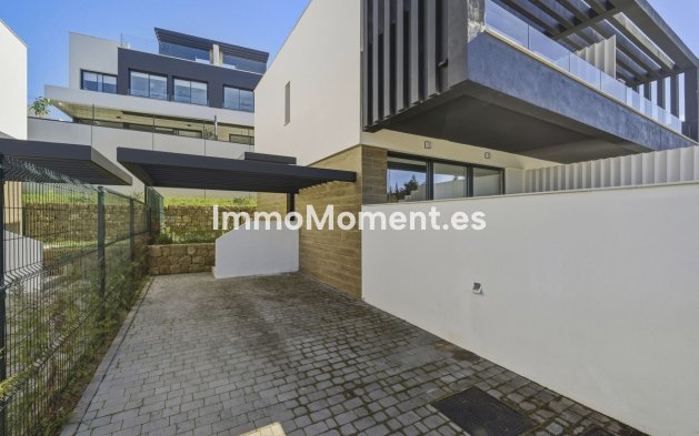 Resale - Villa - Estepona - Atalaya