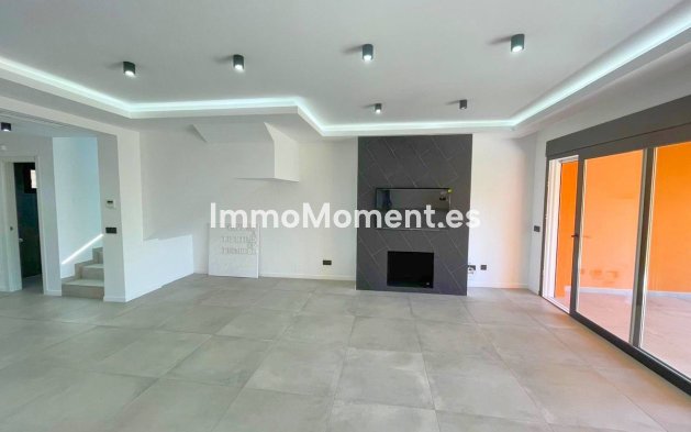 Resale - Townhouse - El Paraiso - New Golden Mile