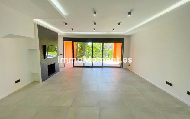 Resale - Townhouse - El Paraiso - New Golden Mile