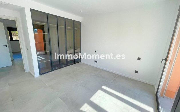 Resale - Townhouse - El Paraiso - New Golden Mile