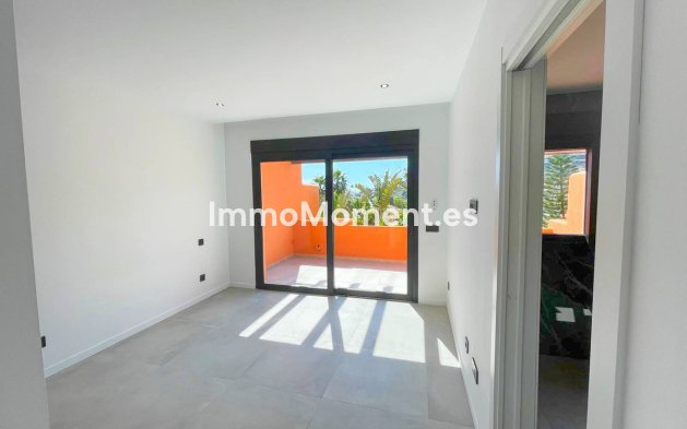 Resale - Townhouse - El Paraiso - New Golden Mile