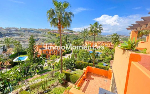 Resale - Townhouse - El Paraiso - New Golden Mile