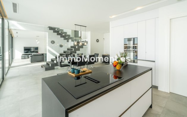 Resale - Villa - Benalmadena - Benalmadena Costa