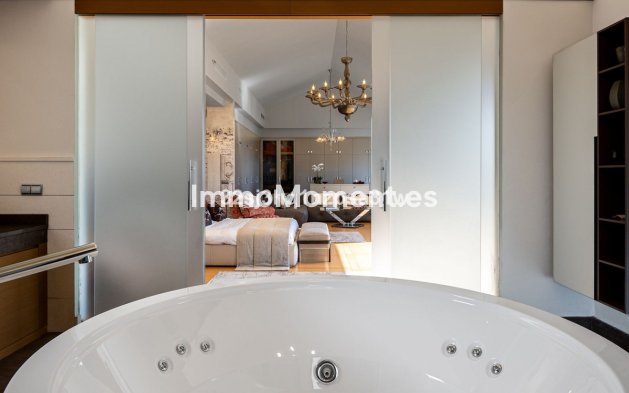 Resale - Villa - Marbella - Guadalmina Alta