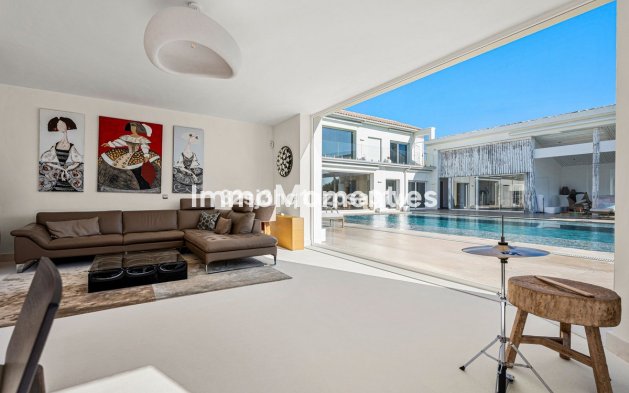 Resale - Villa - Marbella - Guadalmina Alta