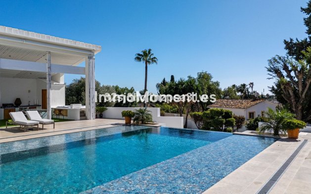 Resale - Villa - Marbella - Guadalmina Alta