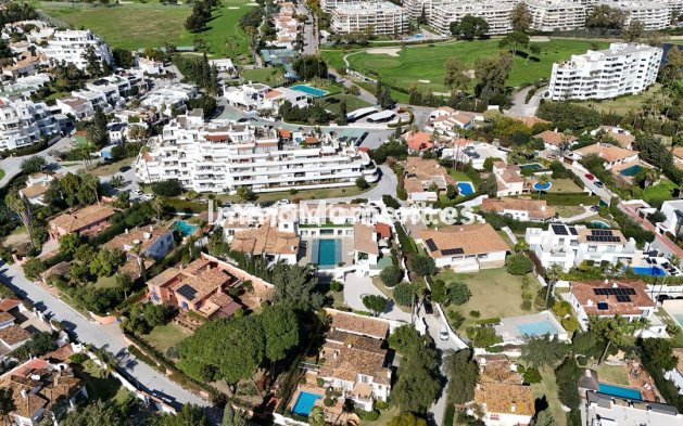 Resale - Villa - Marbella - Guadalmina Alta