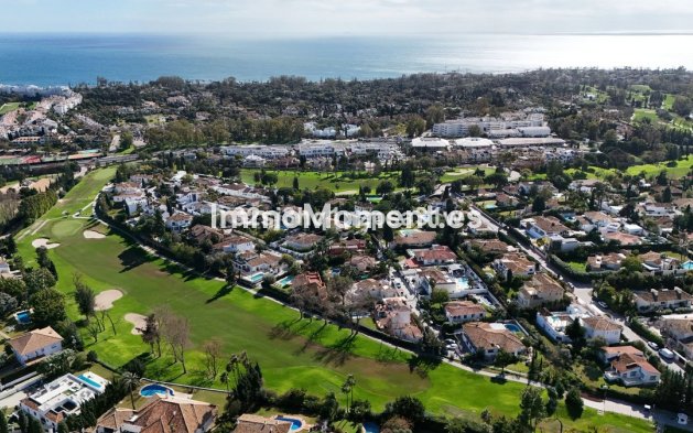 Resale - Villa - Marbella - Guadalmina Alta