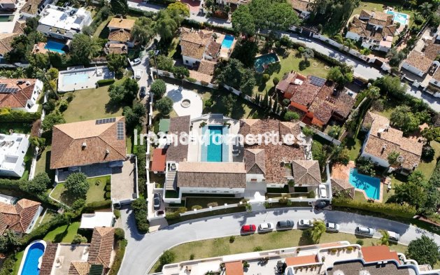 Resale - Villa - Marbella - Guadalmina Alta