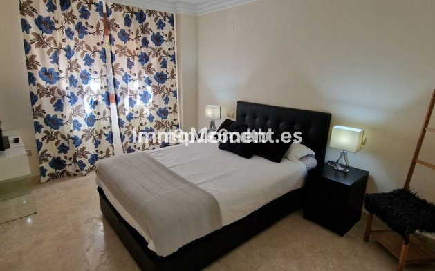 Resale - Apartment - Benahavís - Benahavís Centro