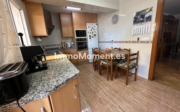 Wiederverkauf - Villa -   Inländisch - Churriana