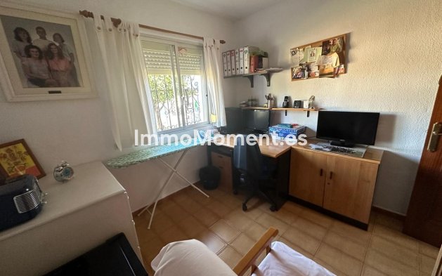 Wiederverkauf - Villa -   Inländisch - Churriana