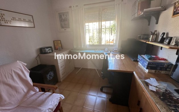 Wiederverkauf - Villa -   Inländisch - Churriana