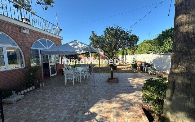 Wiederverkauf - Villa -   Inländisch - Churriana