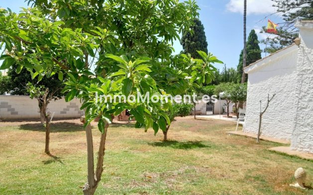 Wiederverkauf - Villa -   Inländisch - Churriana