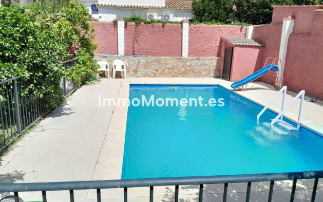 Wiederverkauf - Villa -   Inländisch - Churriana