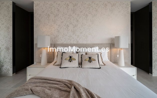 Resale - Villa - El Paraiso - New Golden Mile