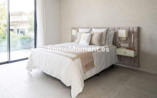 Resale - Villa - El Paraiso - New Golden Mile