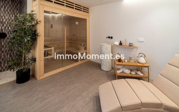 Resale - Villa - El Paraiso - New Golden Mile