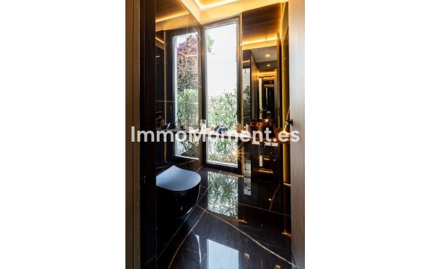 Resale - Villa - El Paraiso - New Golden Mile