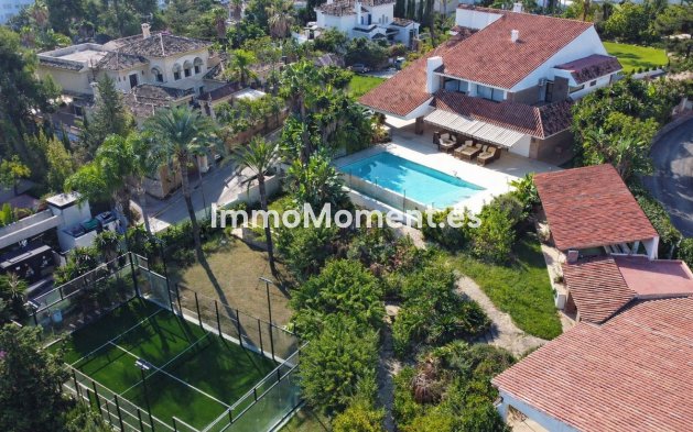 Resale - Villa - Marbella - Puerto Banús