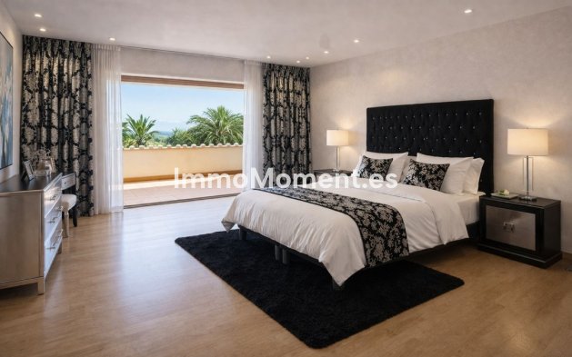 Resale - Villa - Marbella - Puerto Banús