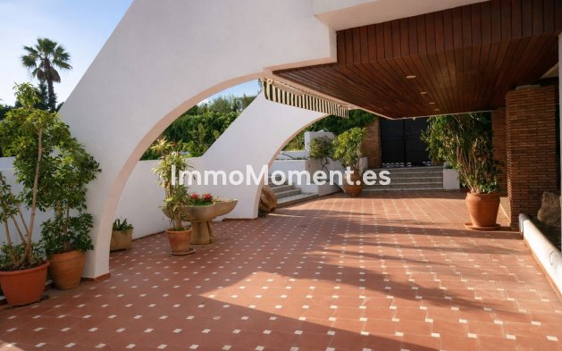 Resale - Villa - Marbella - Puerto Banús