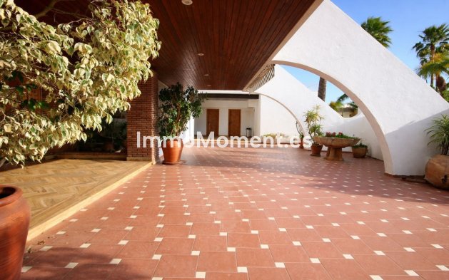 Resale - Villa - Marbella - Puerto Banús