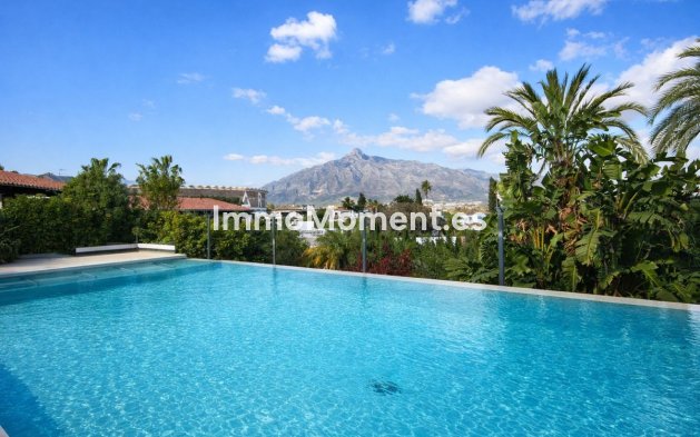 Resale - Villa - Marbella - Puerto Banús