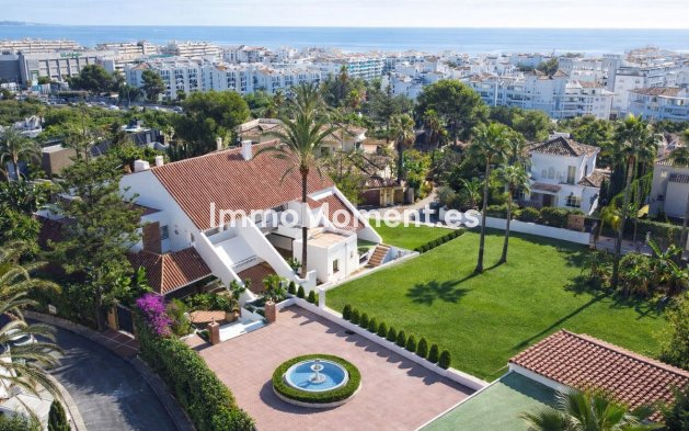 Resale - Villa - Marbella - Puerto Banús