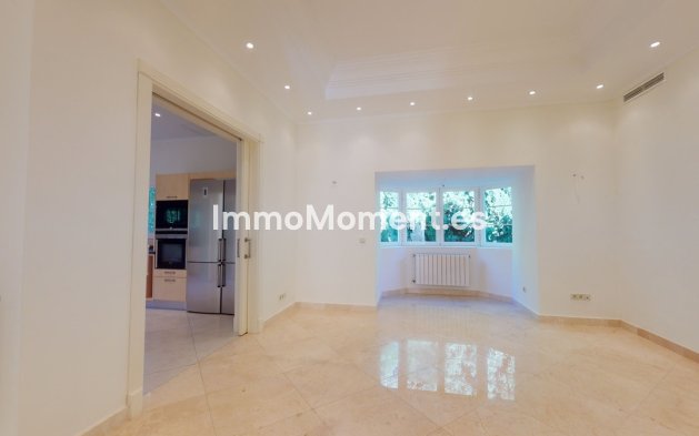 Resale - Villa - Benahavís - Los Arqueros