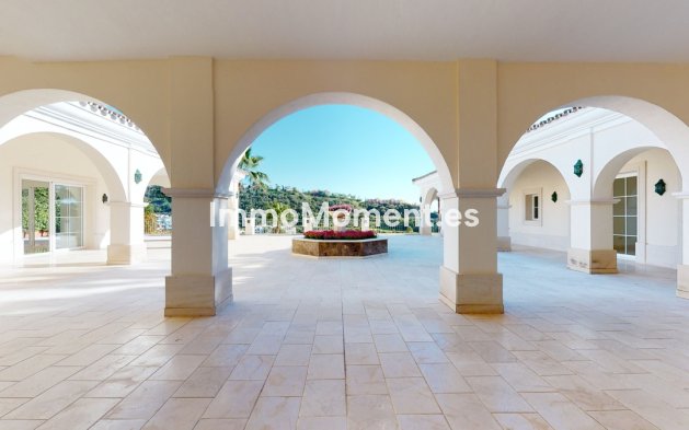 Resale - Villa - Benahavís - Los Arqueros