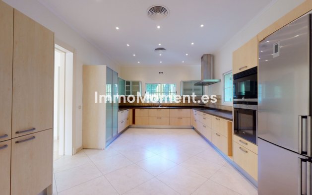 Resale - Villa - Benahavís - Los Arqueros