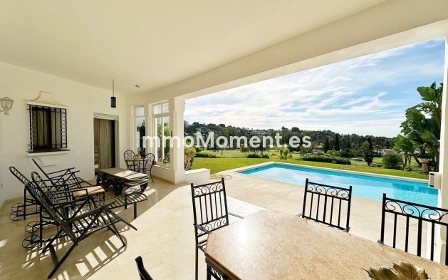 Resale - Villa - El Paraiso - New Golden Mile