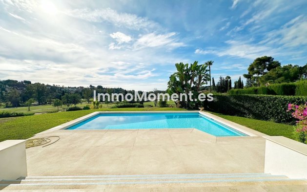 Resale - Villa - El Paraiso - New Golden Mile
