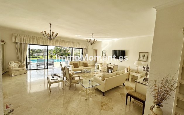 Resale - Villa - El Paraiso - New Golden Mile