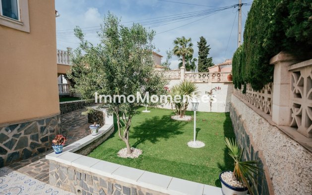 Resale - Villa - Orihuela - Villamartin