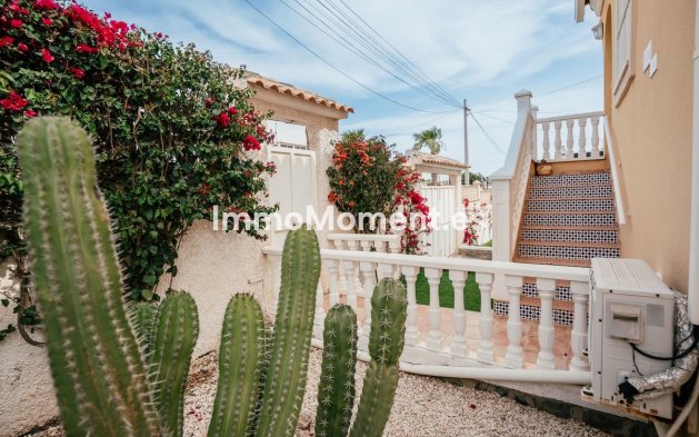 Resale - Villa - Orihuela - Villamartin